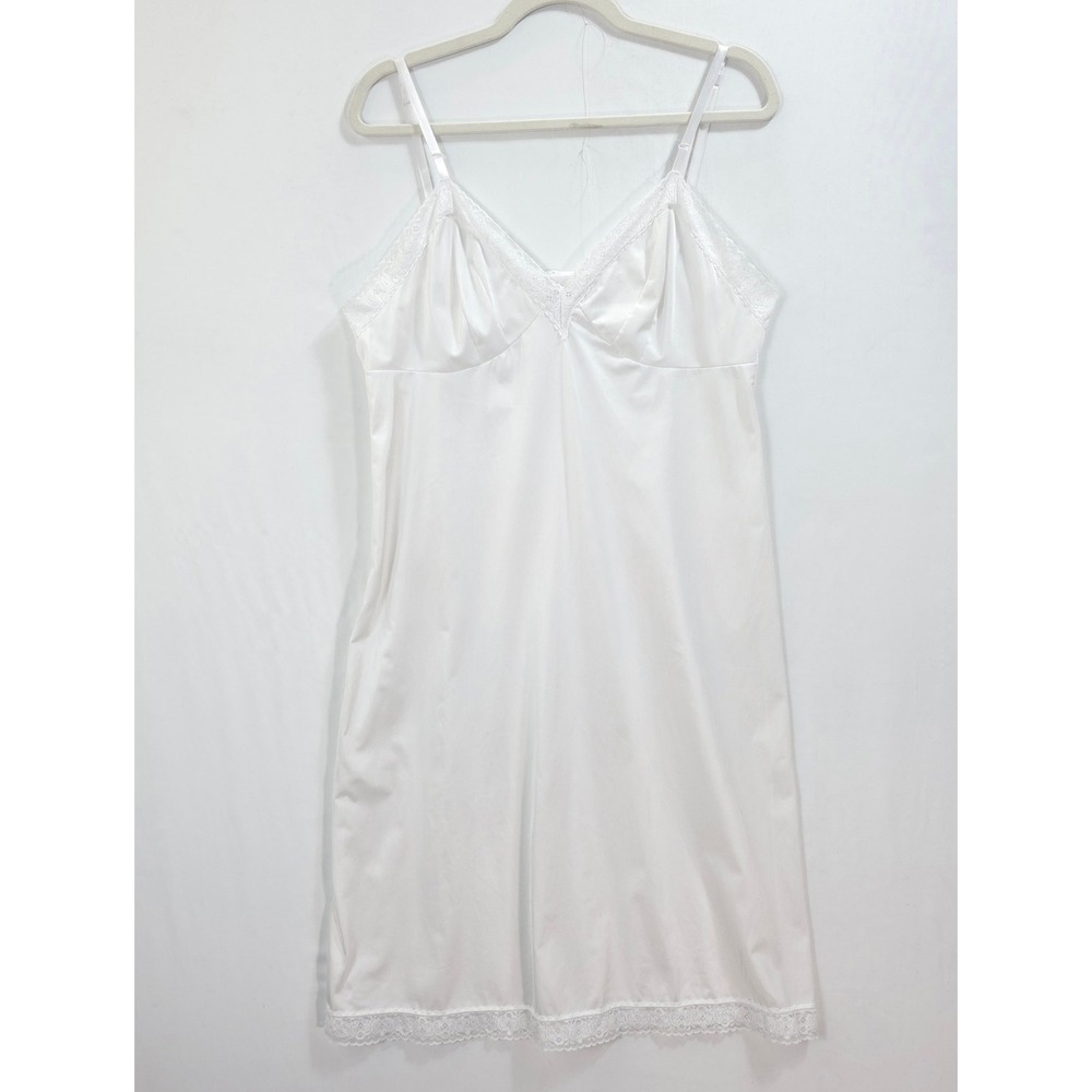 Vanity Fair Full Slip Lace Trim White Women Size 40 Vintage Style Coquette